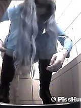 14 pictures - Pissing hottie squatted right over voyeur camera