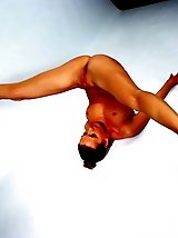 16 pictures - Extreme Nude Gymnastics