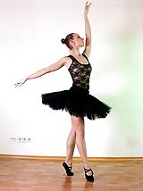 16 pictures - Extreme Nude Gymnastics