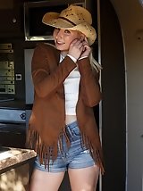 8 pictures - Morgan Attwood in Vine Humpers pt1